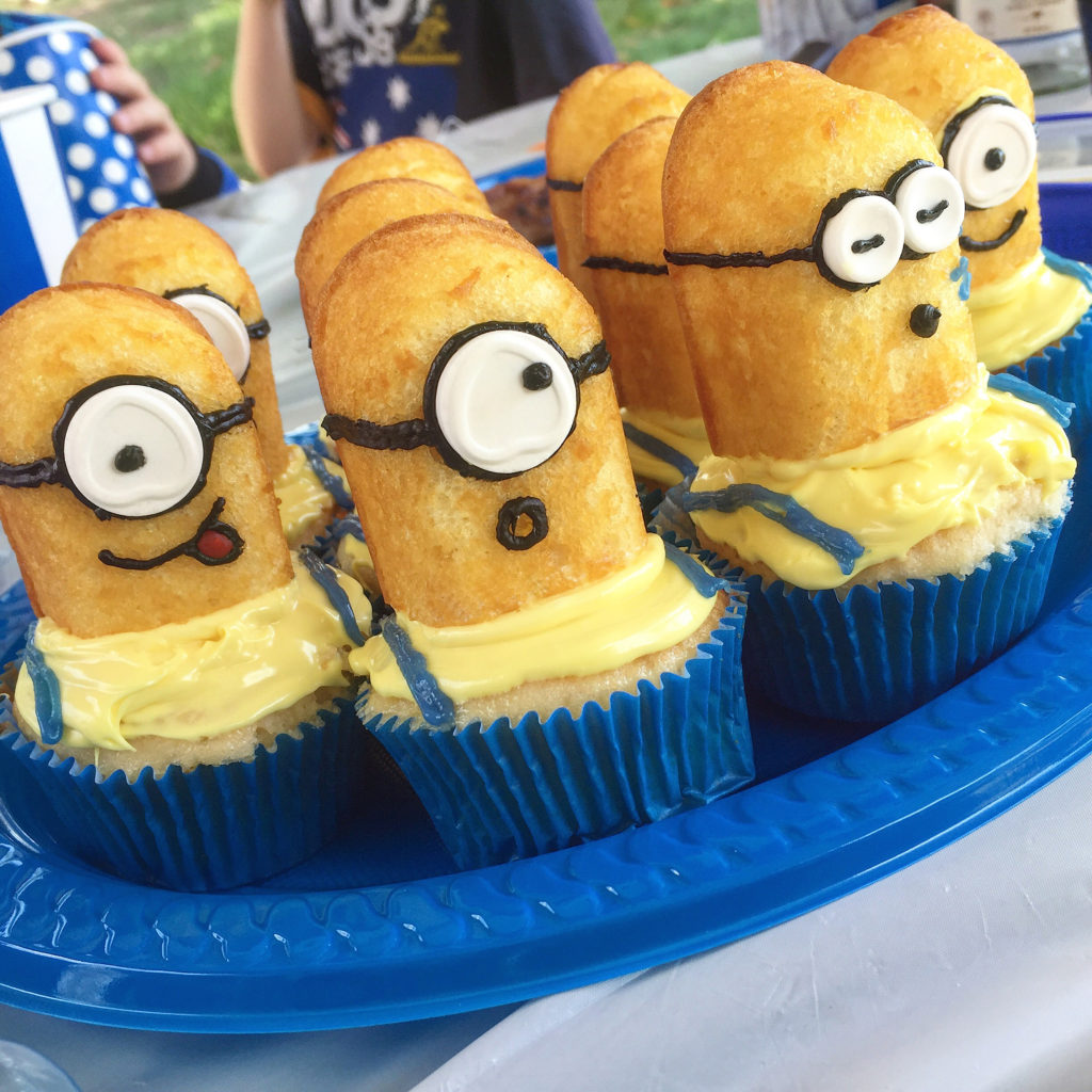 Easy Do It Yourself Minion Cupcakes